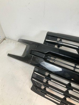 2019-2021 CHEVY SILVERADO 1500 Grille Z71 Front Grille OEM 84493318 - Image 2