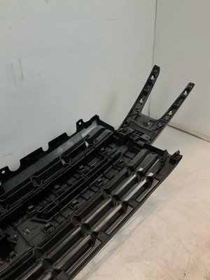 2019-2021 CHEVY SILVERADO 1500 Grille Z71 Front Grille OEM 84493318 - Image 8