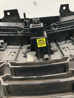 2019-2021 CHEVY SILVERADO 1500 Grille Z71 Front Grille OEM 84493318 - Image 9