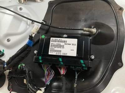 2014-2018 TESLA S Front Door Right Passenger Side OEM Color Code PPSW - Image 11