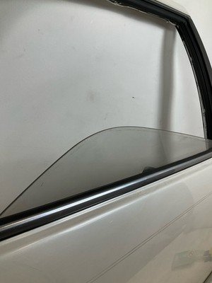 1995-2000 LEXUS LS400 Rear Door Right Passenger Side OEM 6700350905 - Image 6