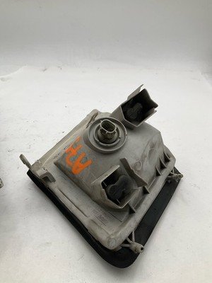 1995-1997 LEXUS LS400 Headlight Assembly Left Driver Side with Corner Light OEM - Image 4