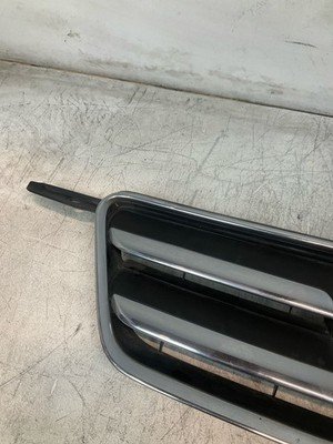 2005-2006 HONDA CRV Front Grille Original Honda Part OEM 71122S9AA01 - Image 2