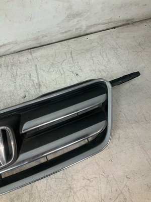 2005-2006 HONDA CRV Front Grille Original Honda Part OEM 71122S9AA01 - Image 4