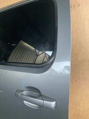 2007-2014 SUBURBAN 1500 Rear Door Left Driver Oriignal Factory Part OEM 22892603 - Image 9