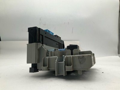 2006 BMW 330i E90 Cabin Fuse Box Power Distribution Control Module OEM - Image 2