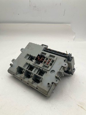 2006 BMW 330i E90 Cabin Fuse Box Power Distribution Control Module OEM - Image 6