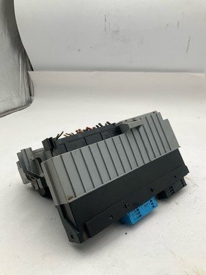 2006 BMW 330i E90 Cabin Fuse Box Power Distribution Control Module OEM - Image 7