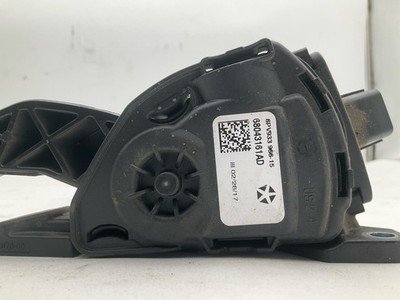 2017 DODGE PICKUP 1500 Gas Accelerator Pedal OEM 68043161AD - Image 5