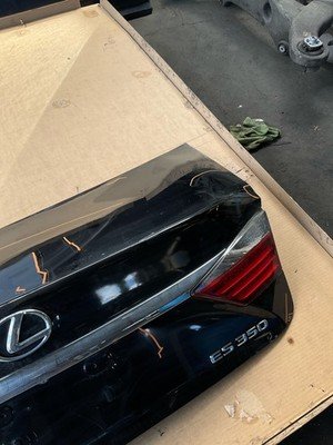 2013-2018 LEXUS ES350 Trunk Decklid Original Lexus Part OEM 644013362 - Image 4