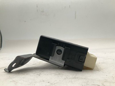 2015-2016 LEXUS ES350 Wiper Control Relay Module OEM 8594033170 with 60k Miles - Image 2
