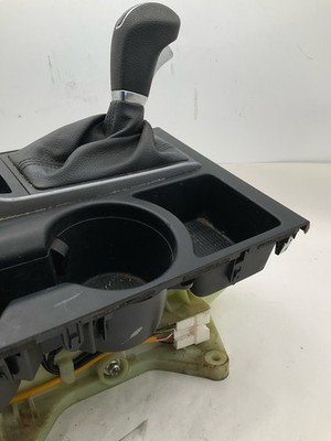 2018-2020 HYUNDAI TUCSON Floor Shifter Assembly with Boot and Knob 2.0L FWD OEM - Image 8