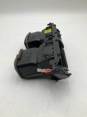 2020-2022 TOYOTA COROLLA Center Dash Air Vents Complete Assembly w/ Harzard - Image 9