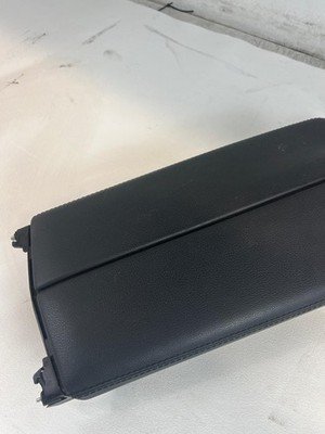 2012-2018 MERCEDES CLS 550 W218 Armrest Center Console Right Passenger Leather - Image 2