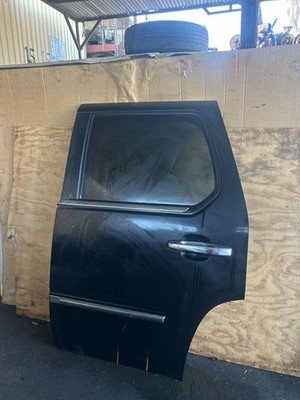 2007-2009 CADILLAC ESCALADE Rear Door Left Driver OEM 20773452 Black Ext