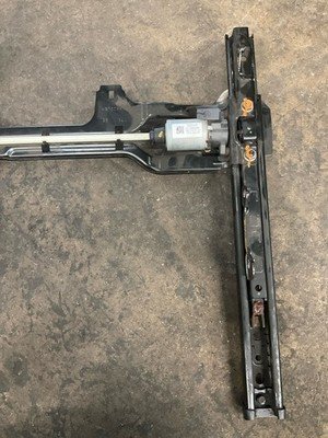 24 HONDA CIVIC Seat Track Used Oem Front Rh Seat Track With Harness OEM - Image 4