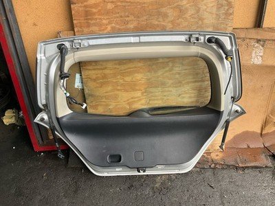 2007-2012 NISSAN VERSA Trunk Decklid Assembly Hatchback w/o Spoiler OEM - Image 6