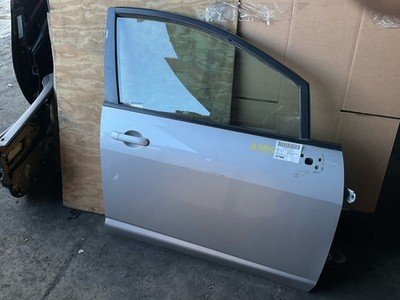 2007-2012 NISSAN VERSA Front Door Right Passenger Hatchback Electric OEM