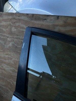 2007-2012 NISSAN VERSA Front Door Right Passenger Hatchback Electric OEM - Image 2