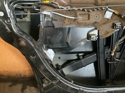 1995-2001 BMW 740i E38 Rear Door Left Driver Sedan Black OEM 41528223886 - Image 11