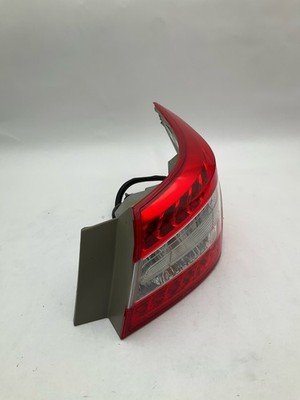 2013-2015 NISSAN SENTRA Tail Light Assembly Right Passenger Body Mounted OEM - Image 2