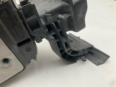 2017 MERCEDES X156 GLA250 Front Right Passenger Door Lock Actuator OEM 121k - Image 7