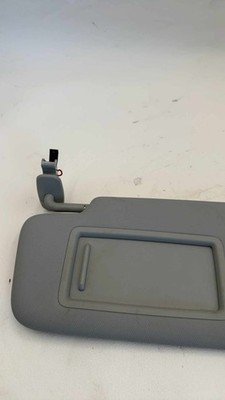 18 19 20 21 22 23 24 25 AUDI Q5 Left Driver Sun Visor Miiror and Illumination - Image 2