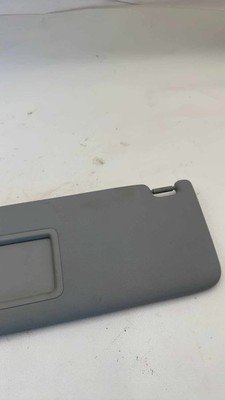 18 19 20 21 22 23 24 25 AUDI Q5 Left Driver Sun Visor Miiror and Illumination - Image 4