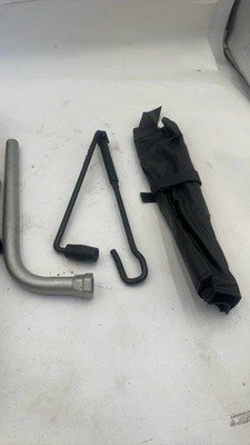 18 19 20 21 22 23 24 25 AUDI Q5 SQ5 Emergency Spare Tire Jack n Tools 80A012109S - Image 4