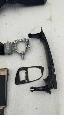 18 19 20 21 22 23 24 AUDI Q5 SQ5 Right Rear Exterior Door Handle Keyless Entry - Image 4