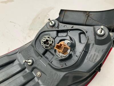 2014-2016 TOYOTA COROLLA Tail Light Assembly Right Passenger Side Body Mounted - Image 5