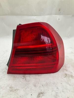 2006 BMW 325I Tail Light Assembly Right Passenger Side Quarter Panel Mounted OEM