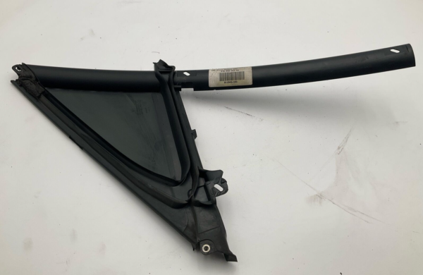 2011 Porsche Panamera Front Right Driver Side Quarter Glass OEM - Image 3