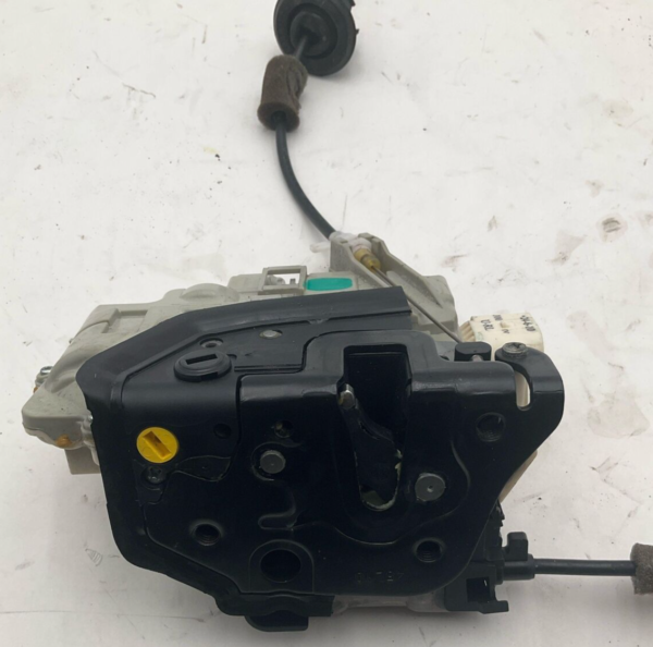 Lh2011 Porsche Panamera Rear Door Lock Assembly Oem - Image 3