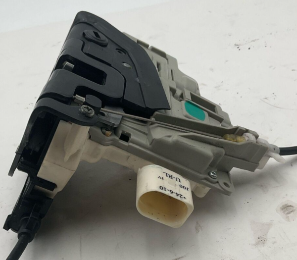 Lh2011 Porsche Panamera Rear Door Lock Assembly Oem - Image 6