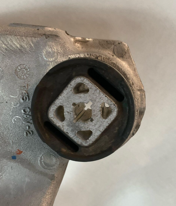 15 TESLA S Crossmember/cradle/undercarriage - Image 4