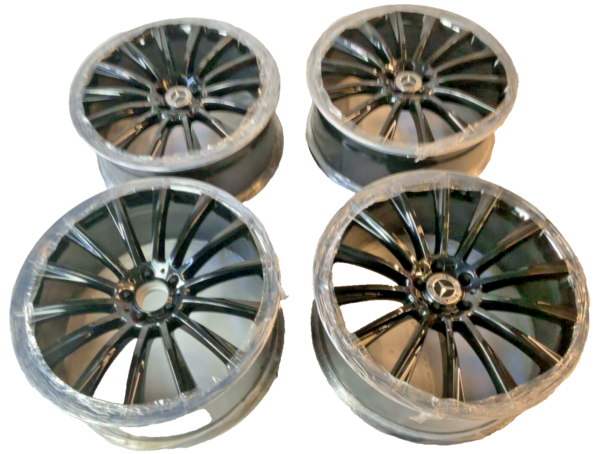 2008 Mercedes S Class 22x9/22x10 Aftermarket Rims Re-furbished Like New