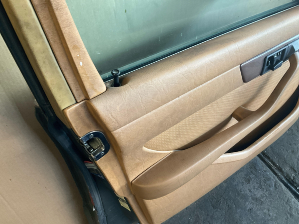 1986-1991 MERCEDES 420 Front Door LeftLh Complete Door With Mirror Glass Panel - Image 5