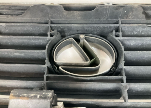 2001-2004 LEXUS LS430 Grille OEM 5311250090 - Image 9