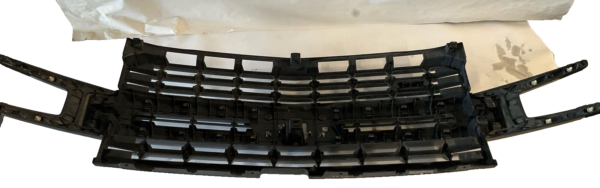 2019-2022 CHEVY SILVERADO 1500 Grille with Z71 Emblem OEM - Image 5