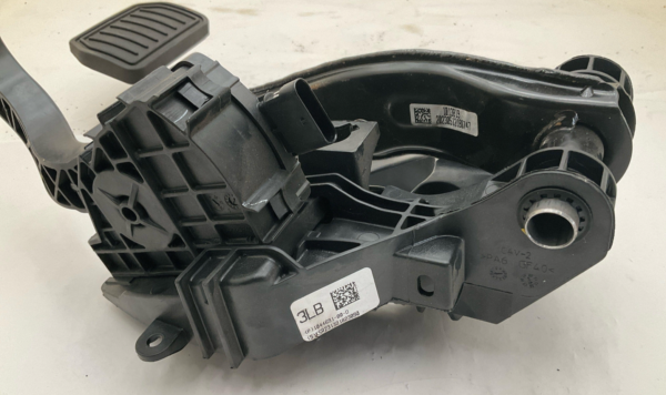 2015-2020 TESLA MODEL 3 Gas Pedal Accelerator And Brake Foot Pedal OEM - Image 3