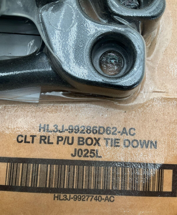 2019 FORD F350 SD PICKUP Tie Down Brand New Oem Boxlink Tie Down Cleat New OEM - Image 3