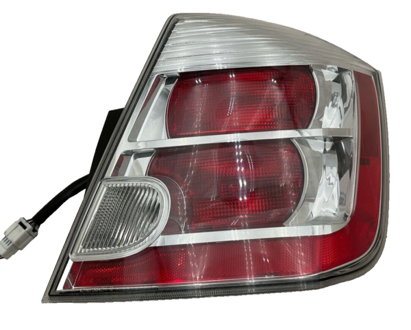 2010-2012 NISSAN SENTRA Tail Light Assembly Right Passenger Side quarter Mount