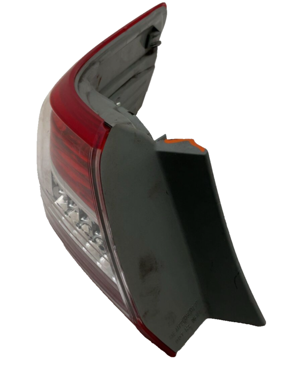 2010-2011 TOYOTA CAMRY Tail Light Assembly Left Driver Side OEM - Image 3