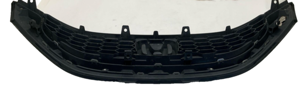 2013-2015 HONDA CIVIC Upper Grille Used OEM 71121TR3A11 - Image 4