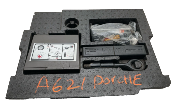 2011-2012 PORSCHE PANAMERA Jack Kit OEM