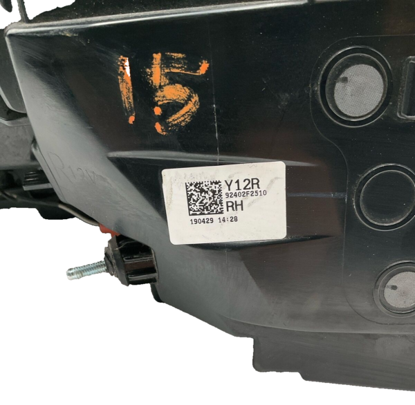 2019-2020 Hyundai Elantra Right Passenger Tailight Assembly OEM - Image 4