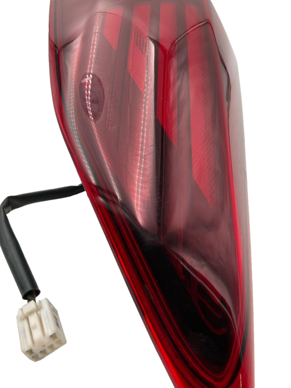 2019-2020 Hyundai Elantra Right Passenger Tailight Assembly OEM - Image 5