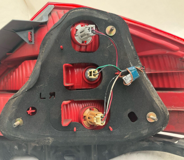 2003-2005 HONDA ACCORD Tail Light Assembly Left Driver Side OEM - Image 6