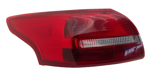 2015-2018 FORD FOCUS Tail Light Assembly Left Driver Side Body Mounted OEM